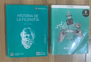 Libros filosofía, y biología í2 Bachillerato.