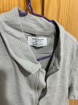 Conjunto camisas Hawaiana y gris Talla M nuevas