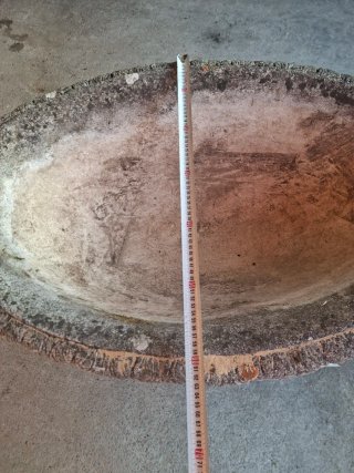 Jardinera de piedra para exterior