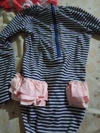 Vestido niña rayas y volantes rosa