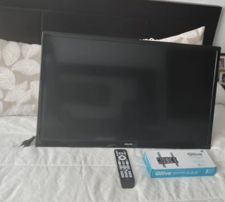 Televisión Philips 32 con mando y soporte pared