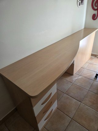Escritorio madera con 2 cajoneras