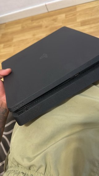PS4 Slim 500GB + 2 Mandos + 15 Juegos
