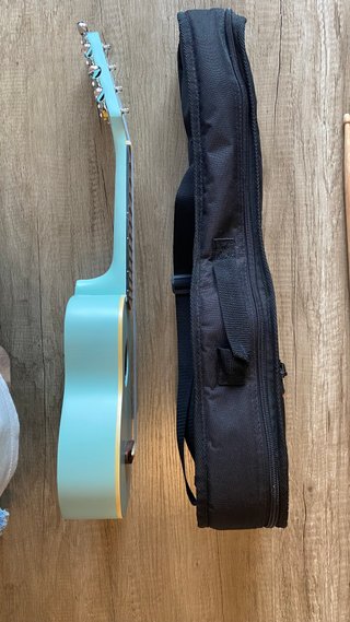 Ukelele Fender Venice Soprano + funda