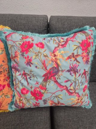 Cojines de terciopelo con estampado de aves