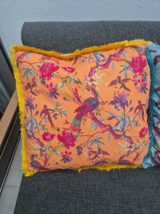 Cojines de terciopelo con estampado de aves