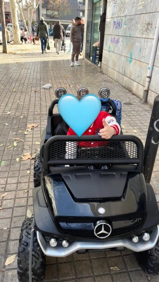Coche eléctrico infantil Mercedes