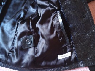 Cazadora de cuero negra