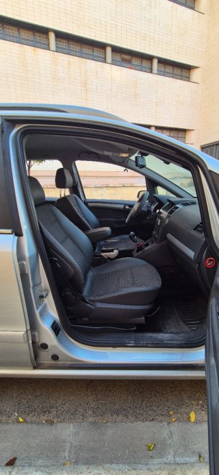 Opel Zafira 2006 con itv