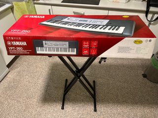 Teclado Yamaha YPT-260 + Soporte, recogida en mano