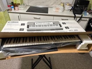 Teclado Yamaha YPT-260 + Soporte, recogida en mano