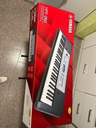 Teclado Yamaha YPT-260 + Soporte, recogida en mano