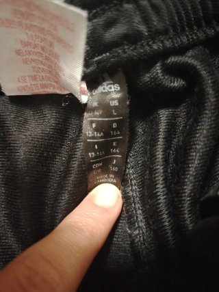 Pantalones chándal Adidas Talla L (13-14 años)