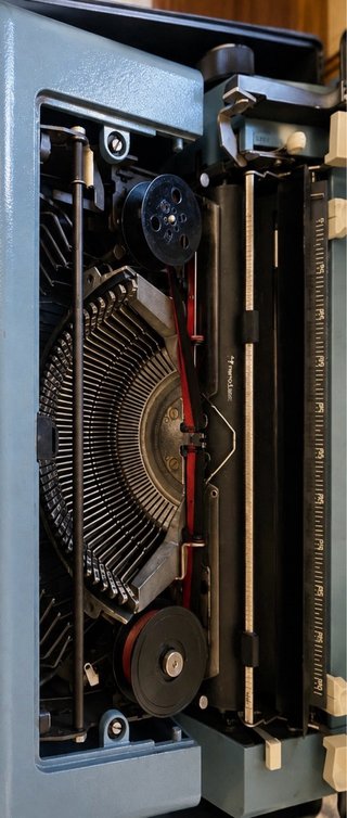 Máquina de escribir Olivetti Studio 46 Vintage