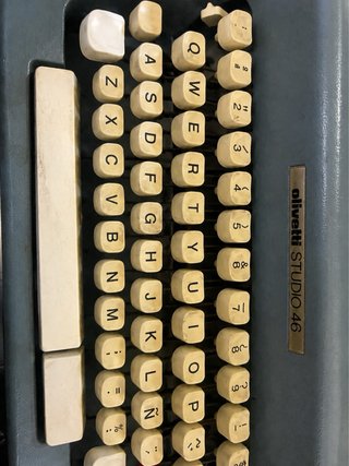 Máquina de escribir Olivetti Studio 46 Vintage