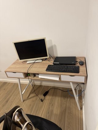 Escritorio con cajones madera y metal