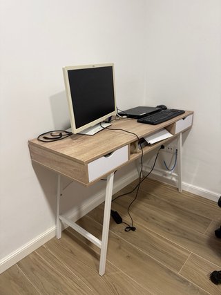 Escritorio con cajones madera y metal