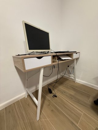 Escritorio con cajones madera y metal