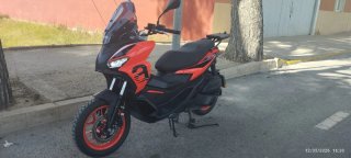 Aprilia SR 200 GT Sport Maxi Scooter