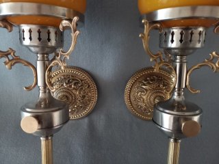 Pareja apliques dorados y naranjas