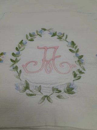 Bordado vintage letra A floral