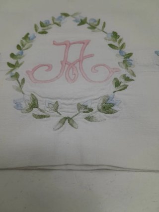 Bordado vintage letra A floral