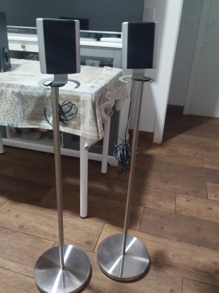 Soportes de suelo para altavoces