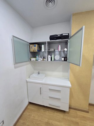 Mueble de oficina blanco
