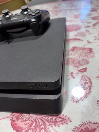 PS4 1TB Nero
