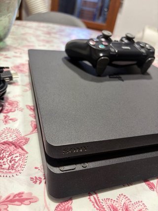 PS4 1TB Nero