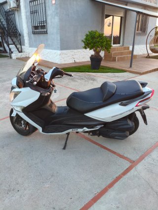 SYM Joymax 300i Scooter Blanco