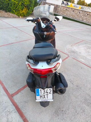 SYM Joymax 300i Scooter Blanco