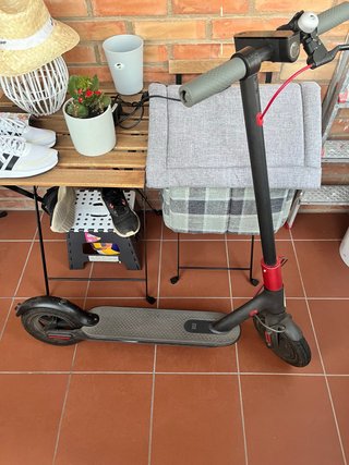Patinete Eléctrico Xiaomi Es negociable. Cargador