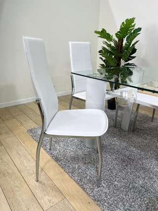 MESA CRISTAL CON 6 SILLAS PATAS CROMADAS