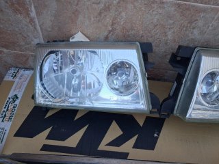 Faros y parrilla cromada Nissan Terrano 2