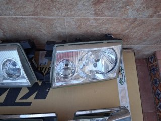 Faros y parrilla cromada Nissan Terrano 2