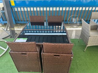 MESA TERRAZA CON SILLA Y PUFS