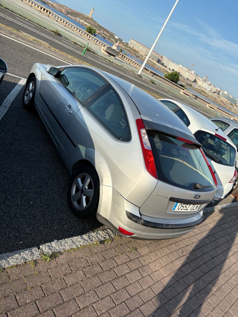Ford Focus 2005 - foto 1