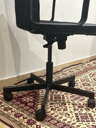 Silla de oficina giratoria IKEA – Cómoda y moderna