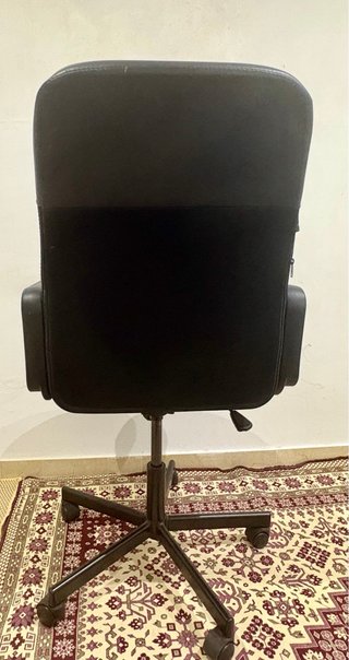 Silla de oficina giratoria IKEA – Cómoda y moderna