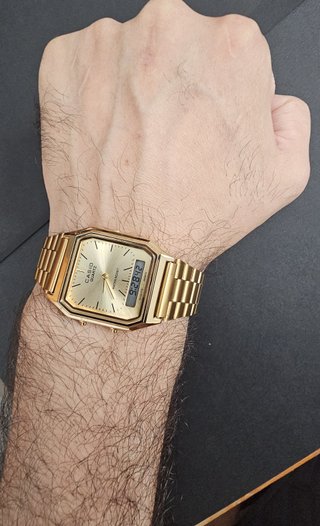 Reloj Casio Quartz Dorado