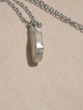 Collar elegante natural en plata