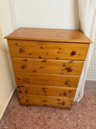 Cajonera de madera rústica