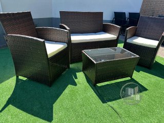 CONJUNTO DE TERRAZA MARRON