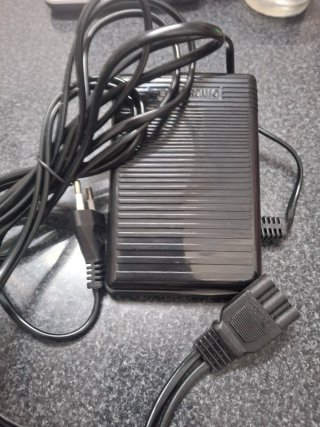Pedal para máquina de coser