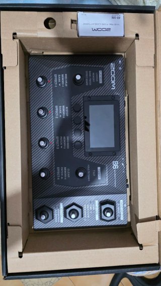 Zoom B6 Pedalera Bajo Multi-Efectos