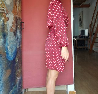 Vestido rojo lunares blancos