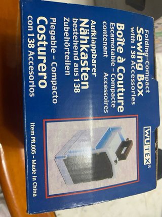 Caja de Costura UTEX con 138 Accesorios