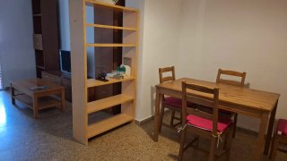 Se alquilan habitaciones para estudiantes en piso