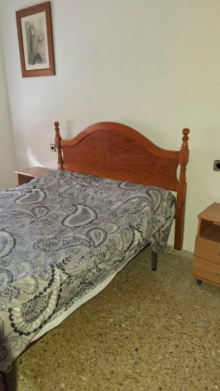 Se alquilan habitaciones para estudiantes en piso